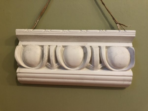 Egg and dart crown moulding