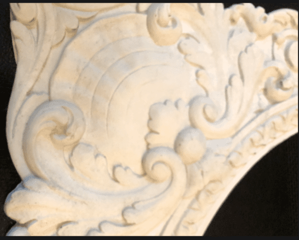 large corner element detail